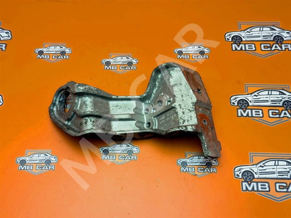 Кронштейн радиатора MERCEDES-BENZ C-класс AMG W205/S205/C205/A205 (2014 - 2018) фото 1 — Разборка Мерседес