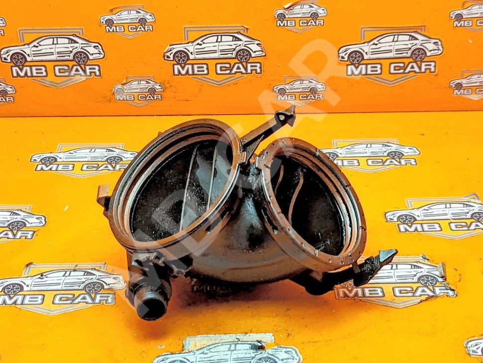 Патрубок воздушный MERCEDES-BENZ E-класс W212/S212/C207/A207 (2009 - 2013) E 350 3.5 7G-Tronic (306 л.с.) фото 1 &mdash; Разборка Мерседес