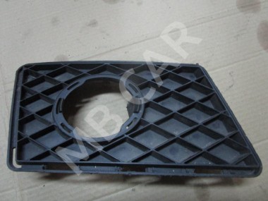 Решетка в бампер MERCEDES-BENZ C-класс W204/S204 (2006 - 2011) — Разборка Мерседес