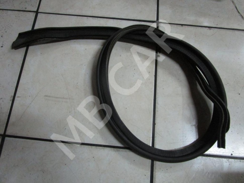 Уплотнитель капота MERCEDES-BENZ V-class W638 фото 1 — Разборка Мерседес