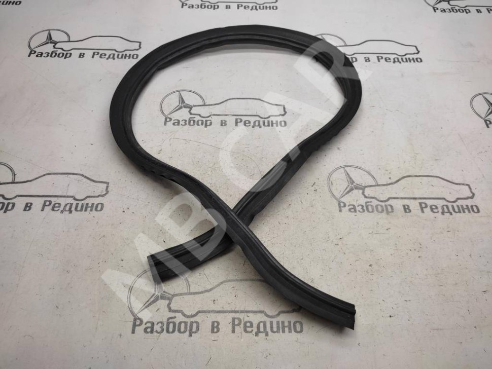 Уплотнитель капота MERCEDES-BENZ E-класс W210/S210 рестайлинг (1999 - 2003) фото 1 &mdash; Разборка Мерседес