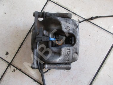 Суппорт передний правый MERCEDES-BENZ CLA-класс C117/X117 рестайлинг (2016 - 2019) — Разборка Мерседес