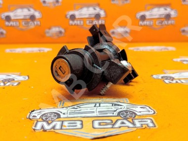 Личинки дверей MERCEDES-BENZ C-класс W204/S204/С204 рестайлинг (2011 - 2015) &mdash; Разборка Мерседес