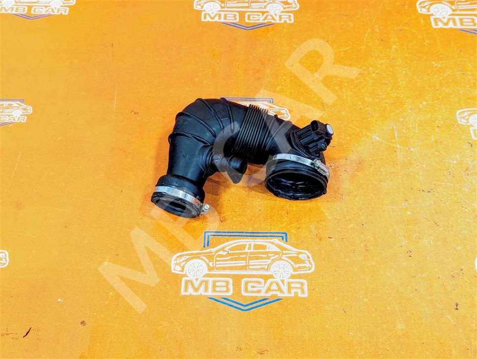 Патрубок воздушный MERCEDES-BENZ C-класс W204/S204 (2006 - 2011) фото 1 — Разборка Мерседес