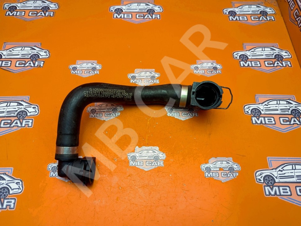 Патрубок ОЖ MERCEDES-BENZ E-класс W213/S213/C238/A238 (2016 - 2021) фото 1 &mdash; Разборка Мерседес