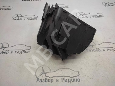 Корпус блока предохранителей MERCEDES-BENZ CLS-класс C219 (2004 - 2008) — Разборка Мерседес