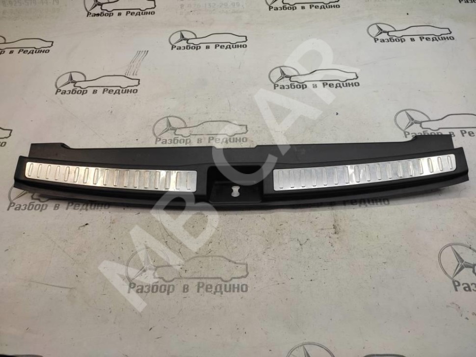 Накладка замка багажника MERCEDES-BENZ GLE-класс W166 (2015 - 2018) фото 1 &mdash; Разборка Мерседес