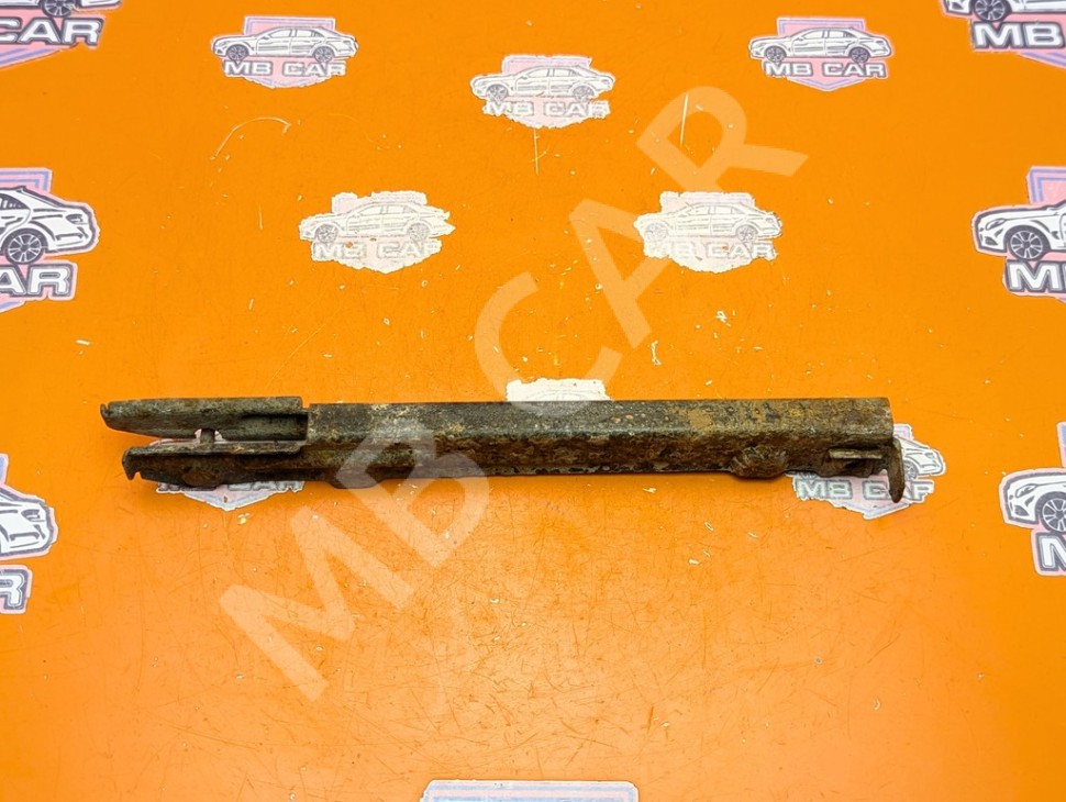 Кронштейн крепления бампера MERCEDES-BENZ S-класс W220 (1998 - 2005) фото 1 &mdash; Разборка Мерседес