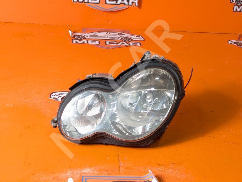 Фара левая MERCEDES-BENZ C-класс W203/S203/CL203 рестайлинг (2004 - 2008) фото 1 &mdash; Разборка Мерседес
