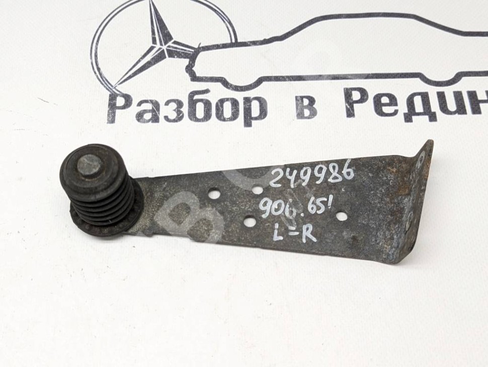 Кронштейн корпуса воздушного фильтра MERCEDES-BENZ Sprinter W906 (2006 - 2019) фото 1 — Разборка Мерседес