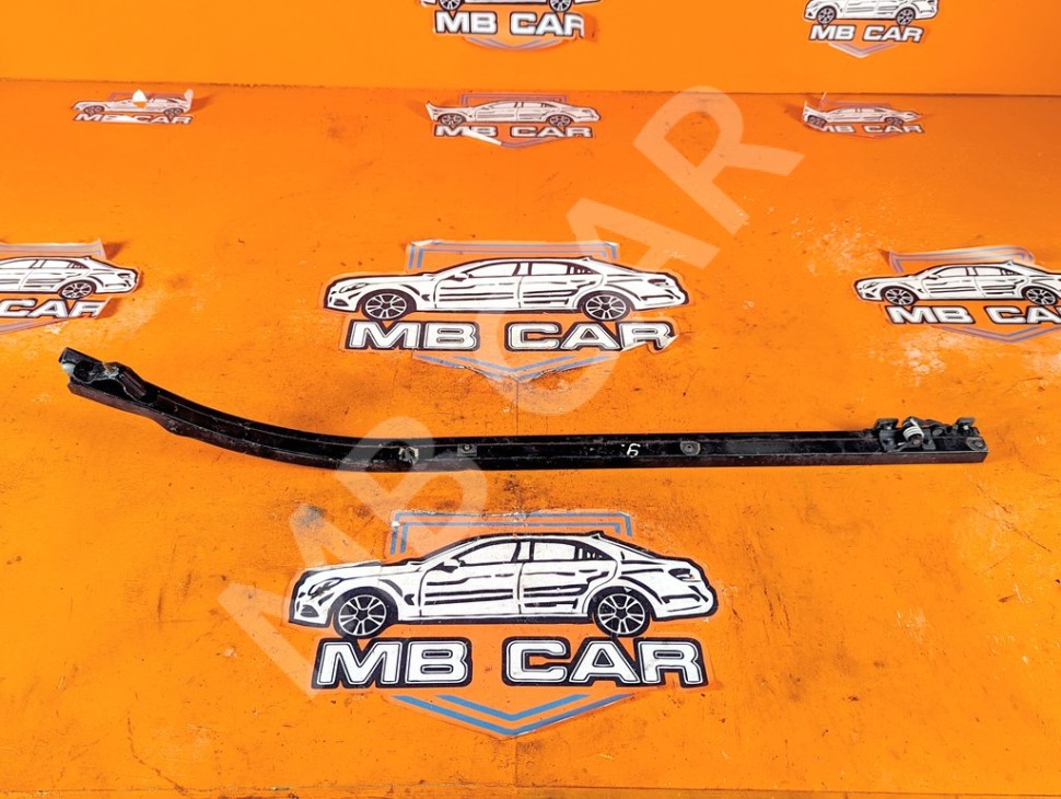 Шина скольжения сдвижной двери MERCEDES-BENZ V-класс W447 (2014 - 2025) фото 1 &mdash; Разборка Мерседес