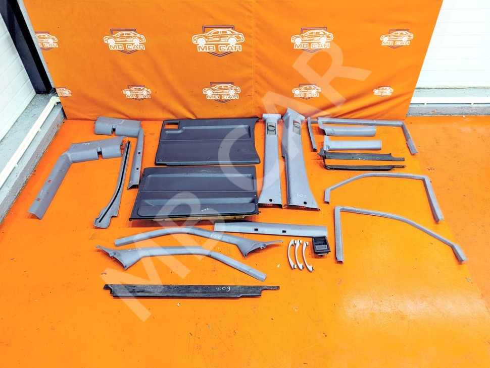 Комплект обшивки MERCEDES-BENZ Vito W638 (1996 - 2003) фото 1 — Разборка Мерседес