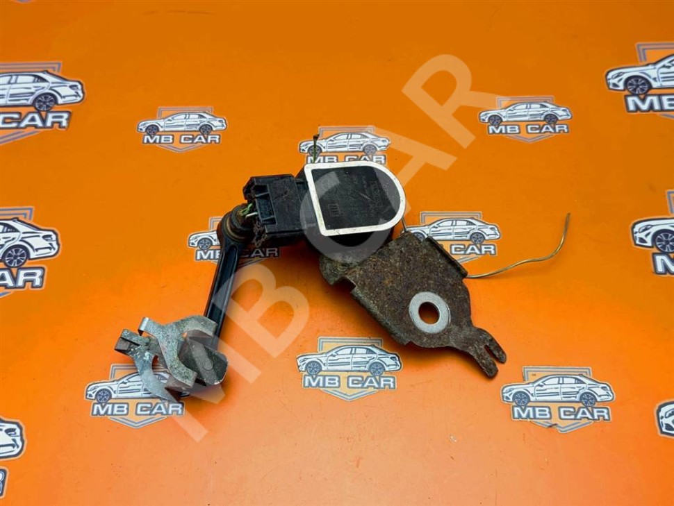 Датчик уровня пола MERCEDES-BENZ C-класс AMG W205/S205/C205/A205 (2014 - 2018) фото 1 — Разборка Мерседес