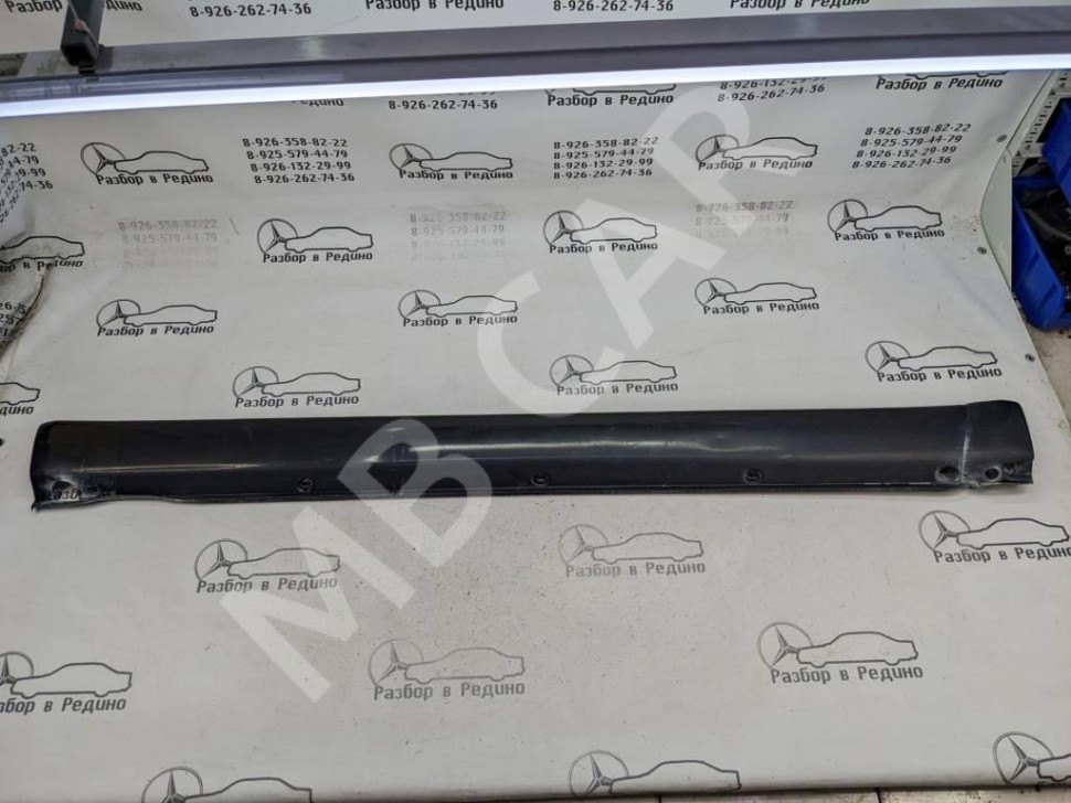 Порог пластиковый правый MERCEDES-BENZ M-класс W163 (1997 - 2001) фото 1 — Разборка Мерседес