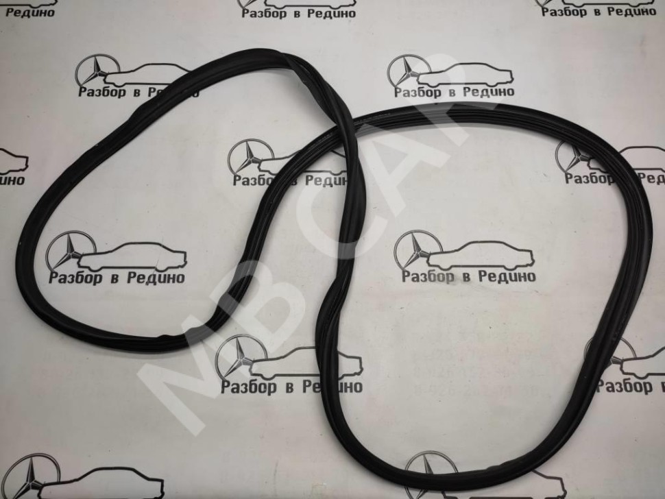 Уплотнитель крышки багажника MERCEDES-BENZ GLC-класс Coupe C253 (2016 - 2019) фото 1 — Разборка Мерседес