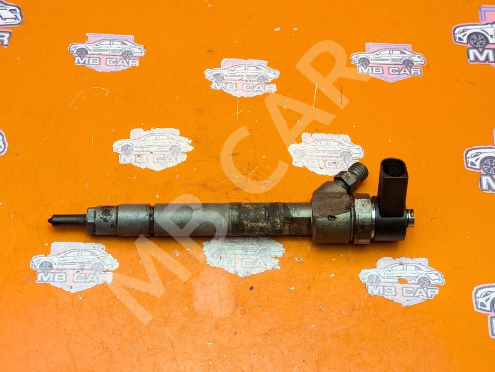 Форсунка ДИЗЕЛЬ MERCEDES-BENZ Sprinter W901-905 (1995 - 2006) фото 1 &mdash; Разборка Мерседес