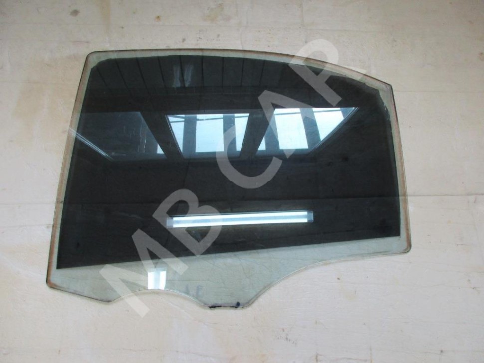 Стекло заднее левое MERCEDES-BENZ S-класс W220 (1998 - 2005) фото 1 — Разборка Мерседес