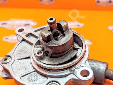 Насос вакуумный MERCEDES-BENZ Vito W638 (1996 - 2003) — Разборка Мерседес