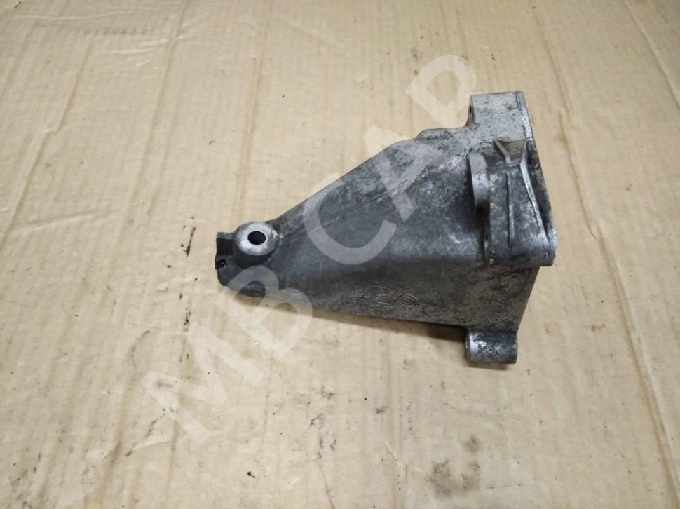 Лапа левая MERCEDES-BENZ C-класс W203/S203/CL203 (2000 - 2004) фото 1 — Разборка Мерседес