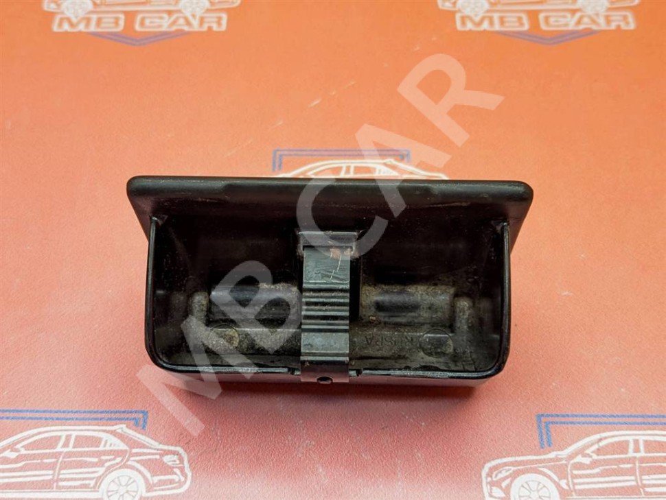 Пепельница MERCEDES-BENZ Sprinter W901-905 (1995 - 2006) фото 1 &mdash; Разборка Мерседес