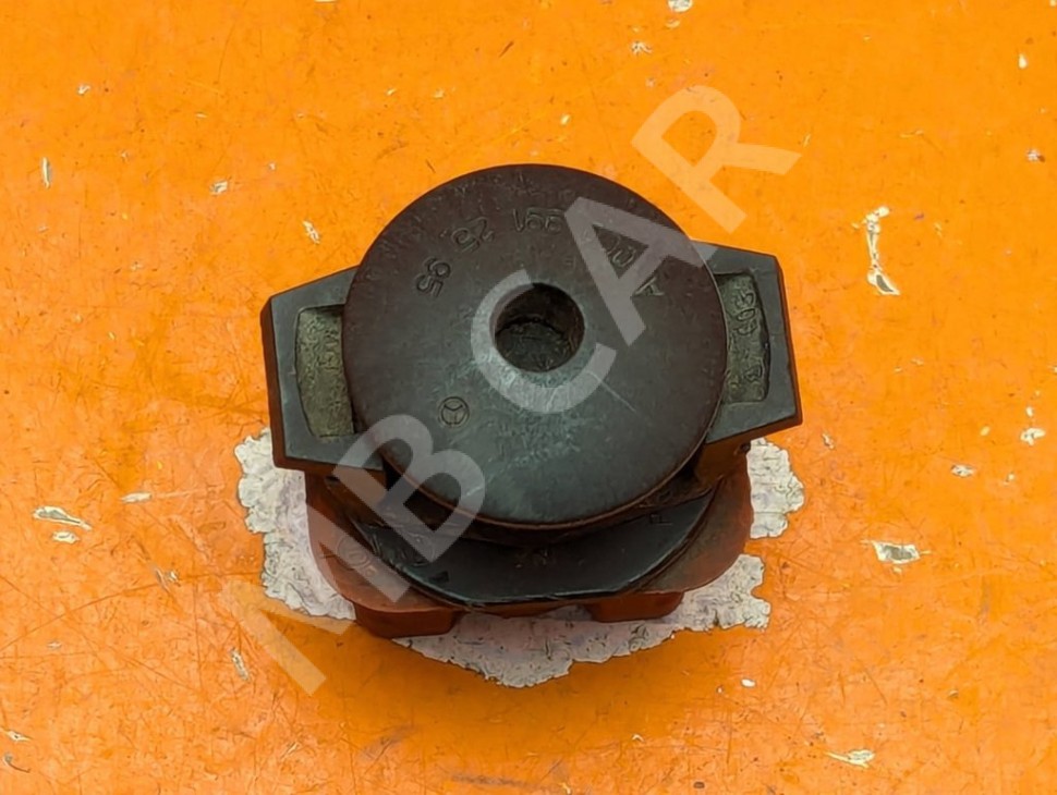 Клипса радиатора MERCEDES-BENZ CLS-класс C219 (2004 - 2008) фото 1 &mdash; Разборка Мерседес