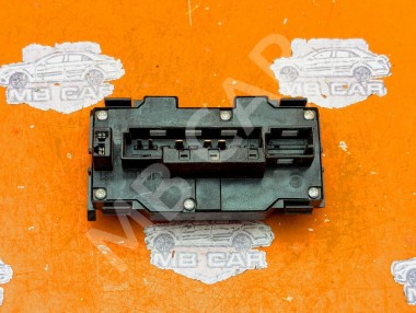 Кнопка аварийной сигнализации MERCEDES-BENZ E-класс W210/S210 (1995 - 1999) — Разборка Мерседес