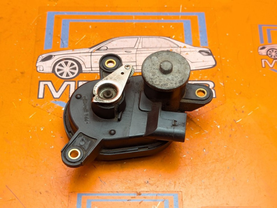 Сервопривод заслонок MERCEDES-BENZ C-класс W203/S203/CL203 рестайлинг (2004 - 2008) C 220 CDI 2.2 AT (150 л.с.) фото 1 &mdash; Разборка Мерседес