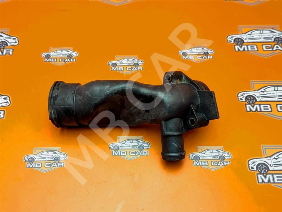 Фланец системы охлаждения MERCEDES-BENZ C-класс W204/S204/С204 рестайлинг (2011 - 2015) фото 1 — Разборка Мерседес