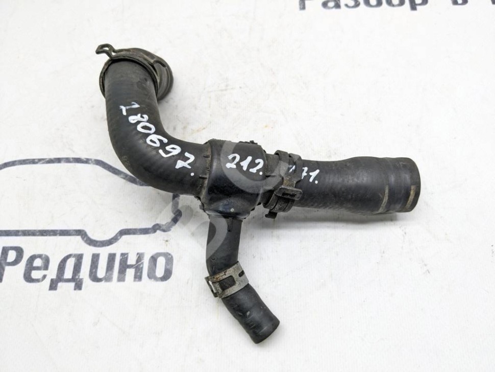 Патрубок ОЖ MERCEDES-BENZ C-класс W204/S204/С204 рестайлинг (2011 - 2015) фото 1 — Разборка Мерседес