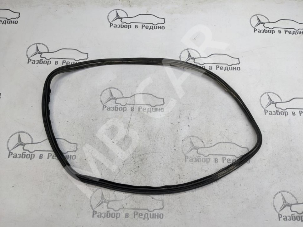 Уплотнитель крышки багажника MERCEDES-BENZ Vito W639 (2003 - 2010) фото 1 — Разборка Мерседес