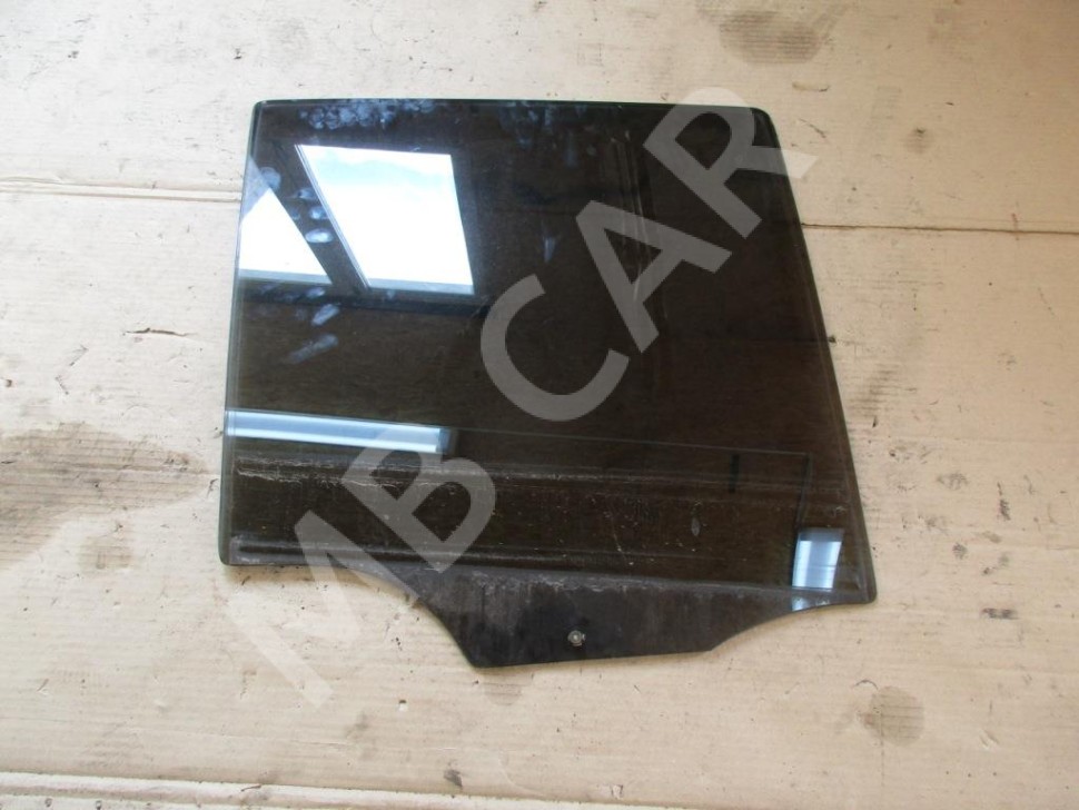 Стекло заднее правое MERCEDES-BENZ M-класс W163 рестайлинг (2001 - 2005) фото 1 &mdash; Разборка Мерседес