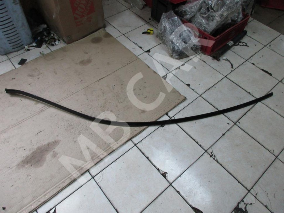 Молдинг крыши MERCEDES-BENZ C-класс W205/S205/C205/A205 (2014 - 2018) фото 1 &mdash; Разборка Мерседес