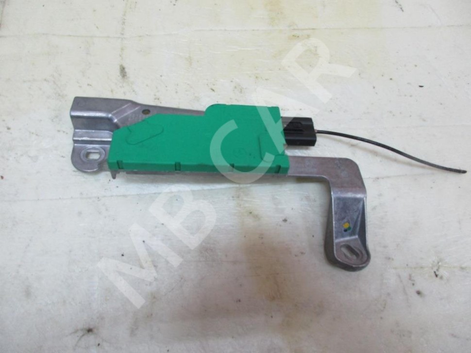 Усилитель антенны MERCEDES-BENZ E-класс W211/S211 рестайлинг (2006 - 2009) фото 1 — Разборка Мерседес