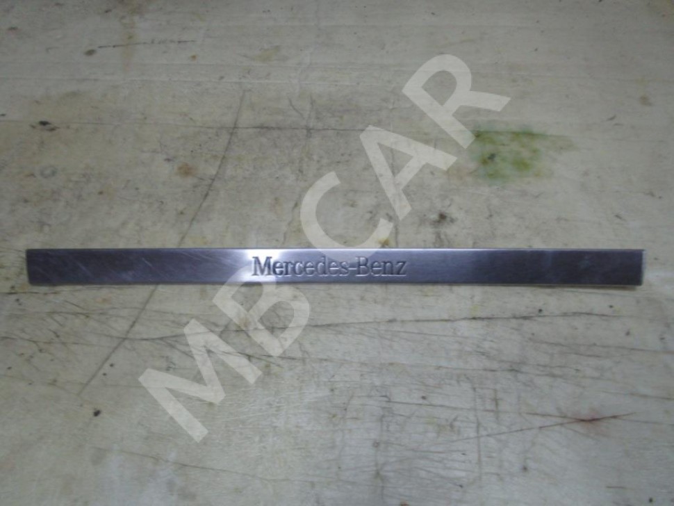 Накладка порога внутренняя MERCEDES-BENZ M-класс W163 рестайлинг (2001 - 2005) фото 1 &mdash; Разборка Мерседес