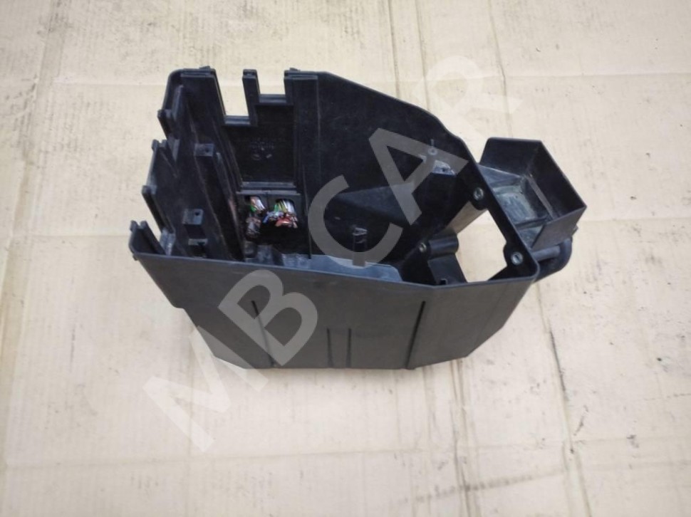 Корпус блока предохранителей MERCEDES-BENZ C-класс W203/S203/CL203 (2000 - 2004) фото 1 &mdash; Разборка Мерседес