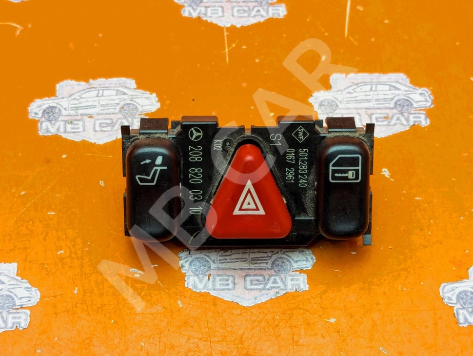 Кнопка аварийной сигнализации MERCEDES-BENZ E-класс W210/S210 (1995 - 1999) фото 1 — Разборка Мерседес