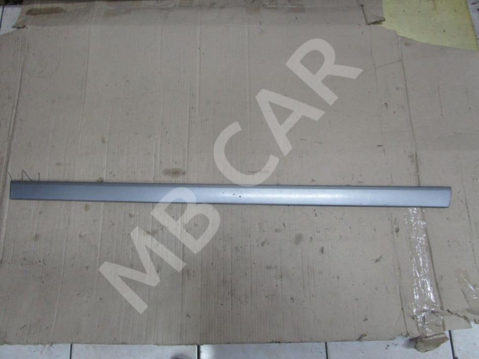 Молдинг двери MERCEDES-BENZ CLK-класс C208/A208 (1997 - 2000) фото 1 — Разборка Мерседес