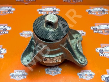 Опора двигателя MERCEDES-BENZ C-класс AMG W205/S205/C205/A205 (2014 - 2018) — Разборка Мерседес