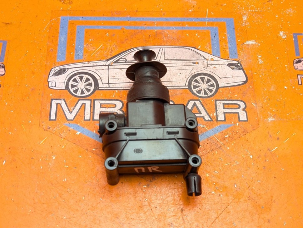 Активатор замка двери MERCEDES-BENZ E-класс W124/S124/C124/A124 (1984 - 1997) E 300 CDI 3.0 AT (136 л.с.) фото 1 &mdash; Разборка Мерседес