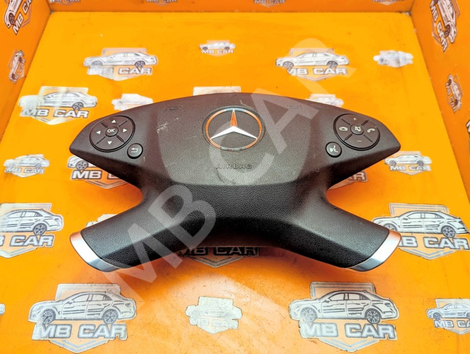Подушка безопасности в руль MERCEDES-BENZ E-класс W212/S212/C207/A207 (2009 - 2013) фото 1 &mdash; Разборка Мерседес