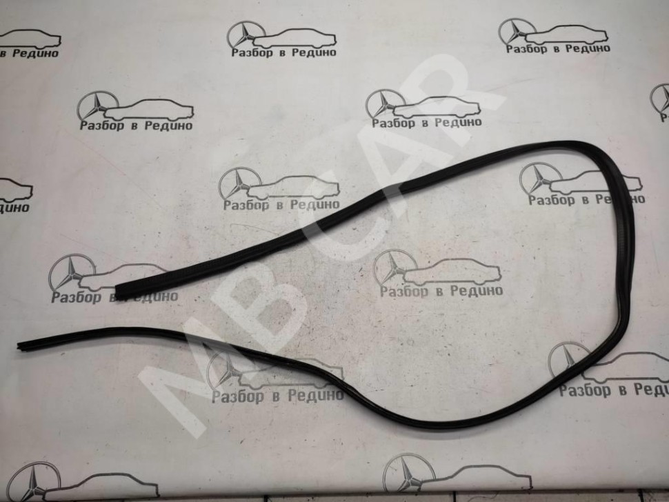 Уплотнитель капота MERCEDES-BENZ CLS-класс C219 (2004 - 2008) фото 1 — Разборка Мерседес