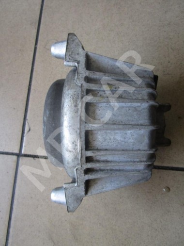 Опора двигателя MERCEDES-BENZ E-класс W212/S212/C207/A207 (2009 - 2013) — Разборка Мерседес