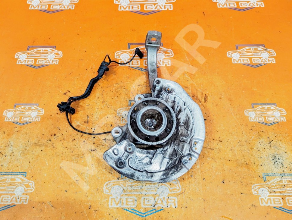 Кулак поворотный передний правый MERCEDES-BENZ C-класс W205/S205/C205/A205 (2014 - 2018) фото 1 &mdash; Разборка Мерседес