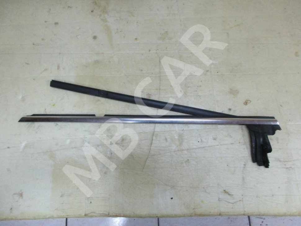 Молдинг стекла двери MERCEDES-BENZ CLS-класс C219 (2004 - 2008) фото 1 — Разборка Мерседес