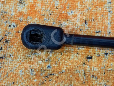 Амортизатор капота MERCEDES-BENZ C-класс W204/S204 (2006 - 2011) — Разборка Мерседес