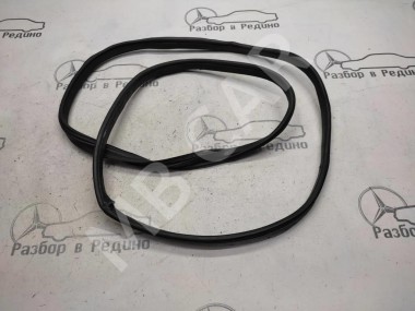 Уплотнитель крышки багажника MERCEDES-BENZ CLK-класс C208/A208 рестайлинг (1999 - 2003) — Разборка Мерседес