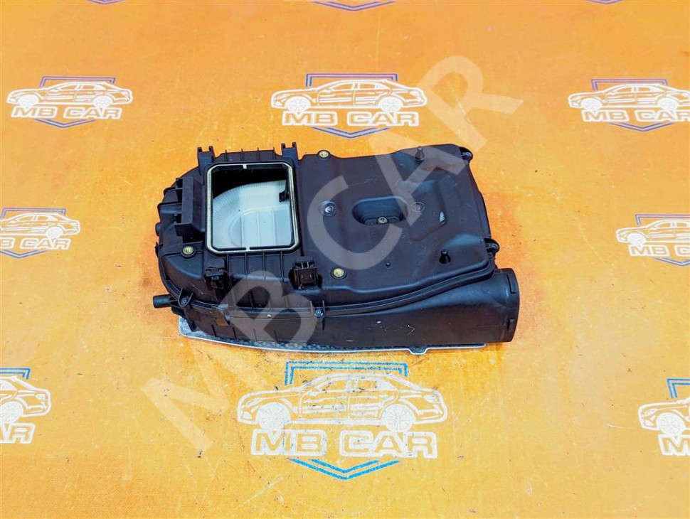 Корпус воздушного фильтра MERCEDES-BENZ C-класс W204/S204 (2006 - 2011) фото 1 — Разборка Мерседес