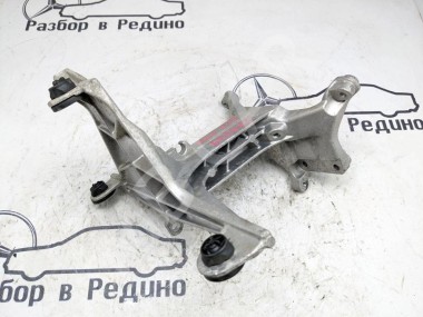 Кронштейн интеркуллера MERCEDES-BENZ C-класс W205/S205/C205/A205 (2014 - 2018) — Разборка Мерседес