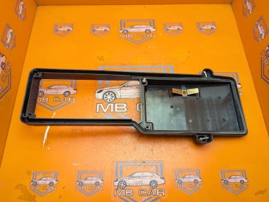 Крышка блока предохранителей MERCEDES-BENZ E-класс W124/S124/C124/A124 (1984 - 1997) E 300 CDI 3.0 AT (136 л.с.) &mdash; Разборка Мерседес