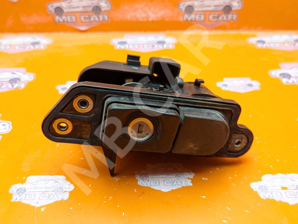 Ручка открытия багажника MERCEDES-BENZ S-класс W220 (1998 - 2005) фото 1 &mdash; Разборка Мерседес